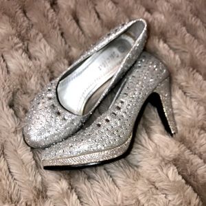 Sparkly Silver Heels in Size 7